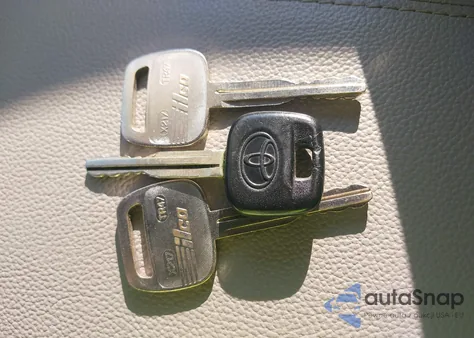 2003 Toyota Corolla Le из США, поврежденный, VIN 1NXBR32E43Z165843